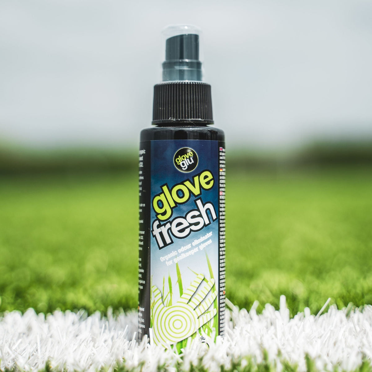 Ambientador de guantes GloveGlu Glove Fresh 120 ml – en uso