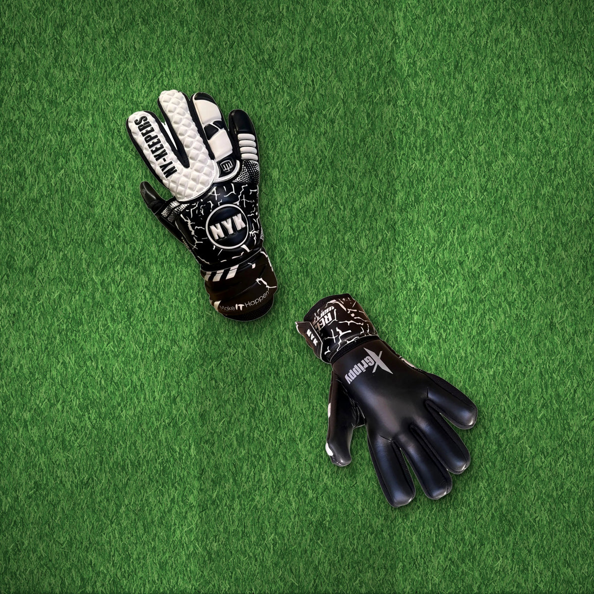 Guantes de arquero NYK RC12 Warrior Semipro Negro – foto de ambiente