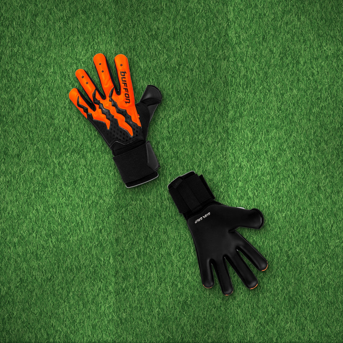 Guantes de arquero Buffon Cerbero Naranja – foto de ambiente