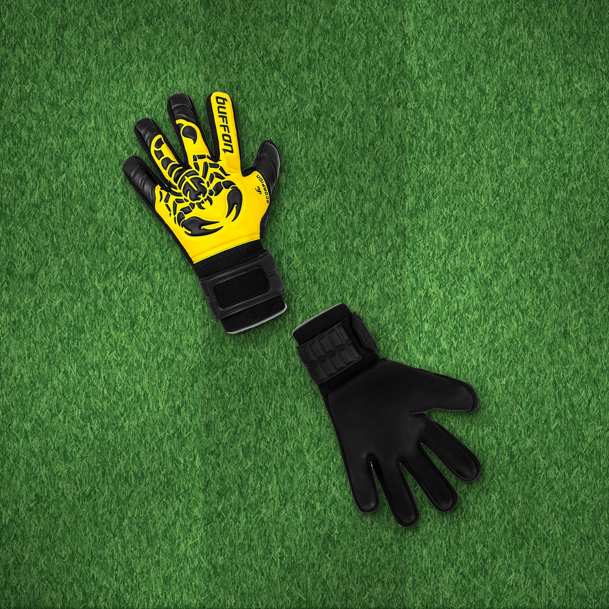 Guantes de arquero Buffon Escorpión Amarillo – foto de ambiente
