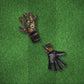 Guantes de arquero Elite Aztlan Negro Dorado – foto de ambiente