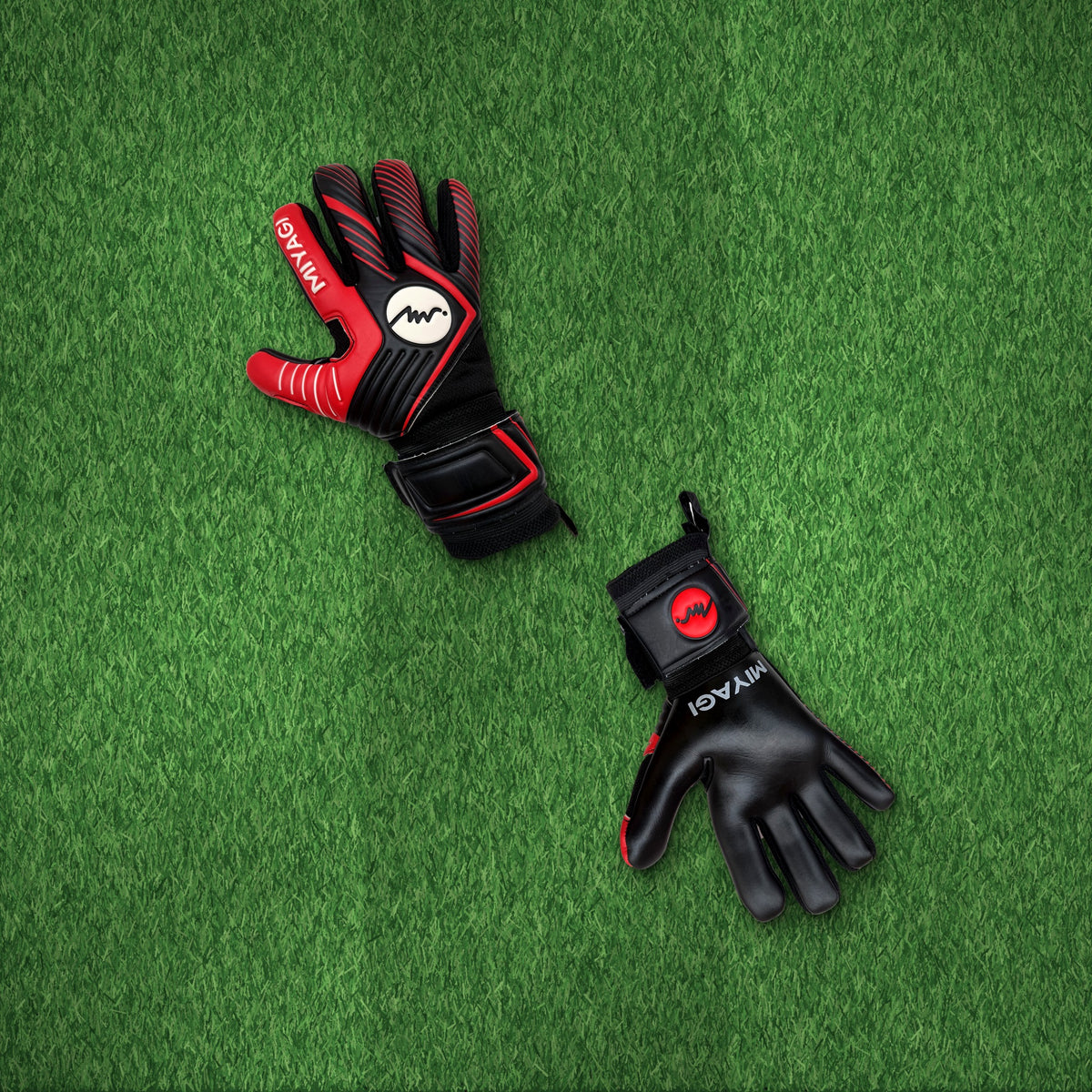 Guantes de arquero Miyagi Semipro MG051 Rojo – foto de ambiente