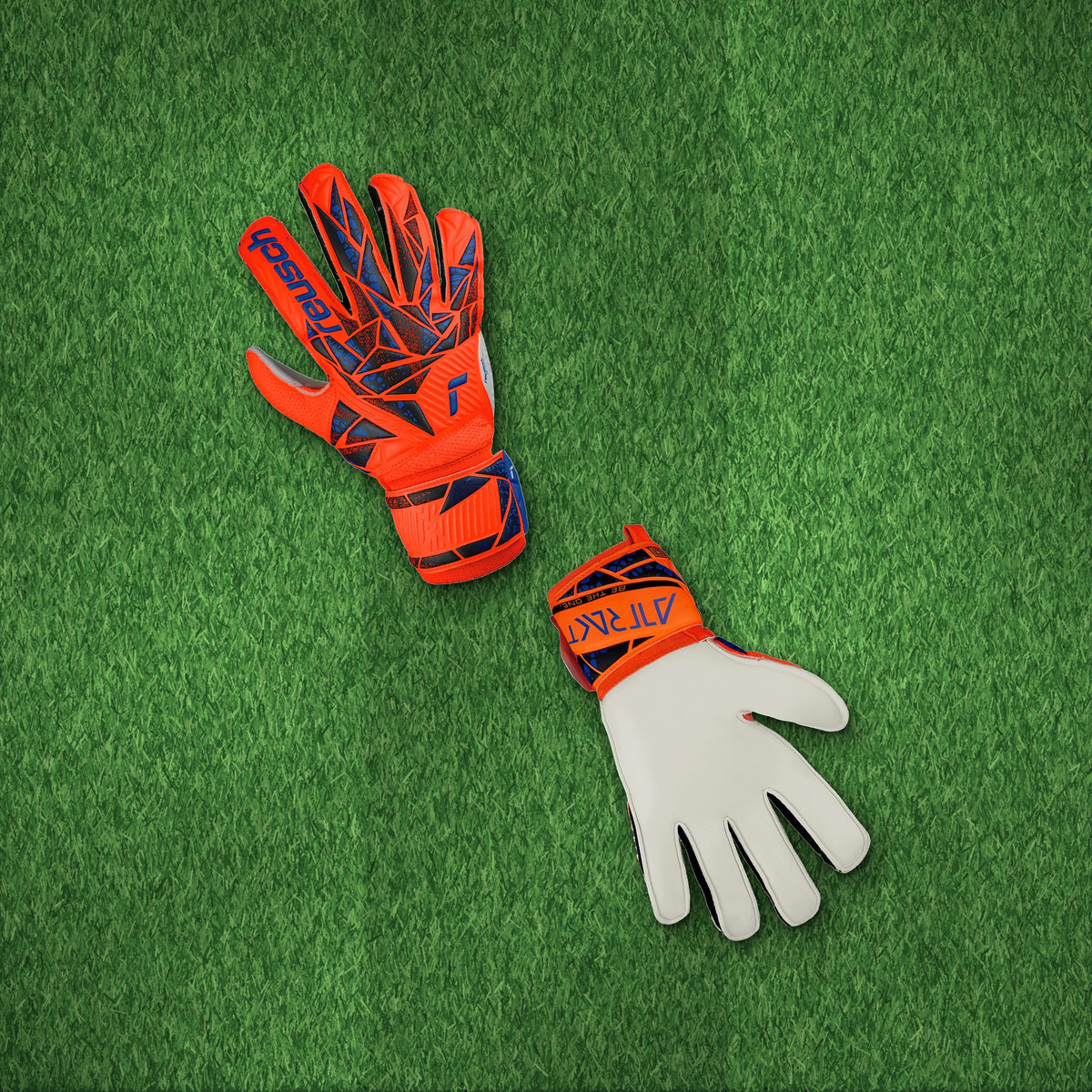 Guantes de arquero Reusch Attrakt Naranja – foto de ambiente