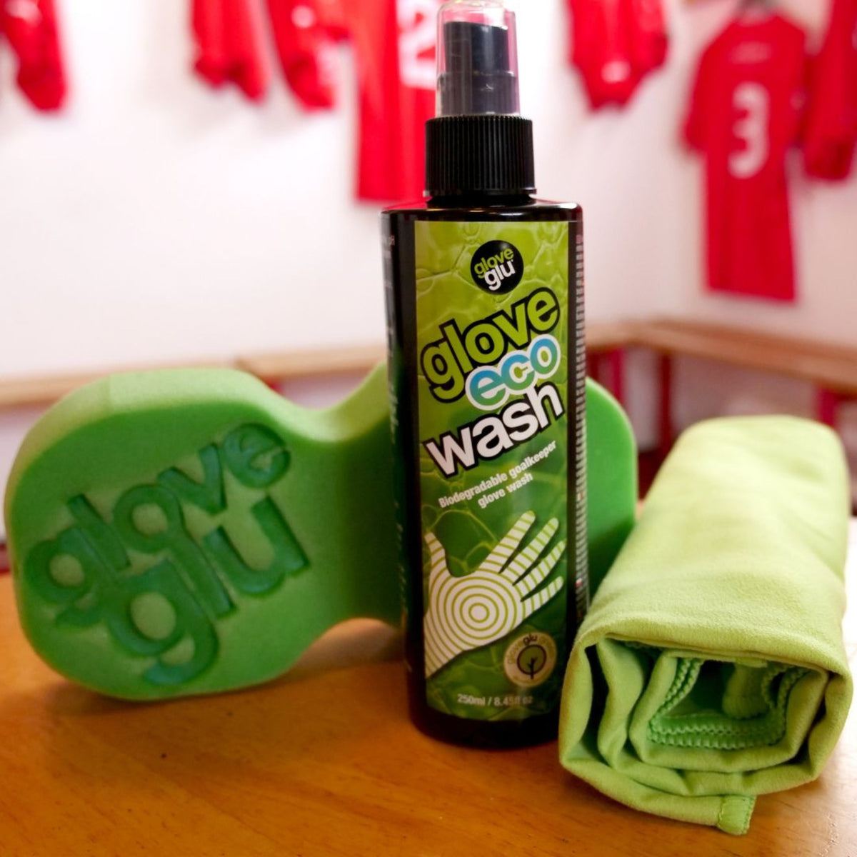 Kit de lavado GloveGlu Glove Eco Wash – en uso