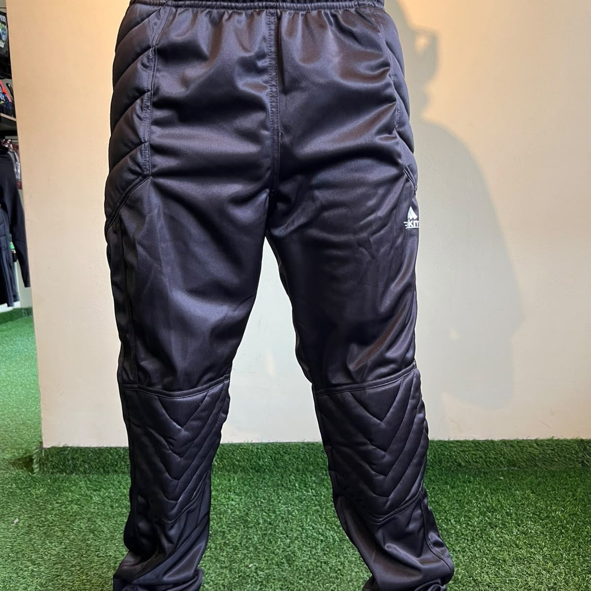 Pantalón de arquero AKM clásico negro - en tienda